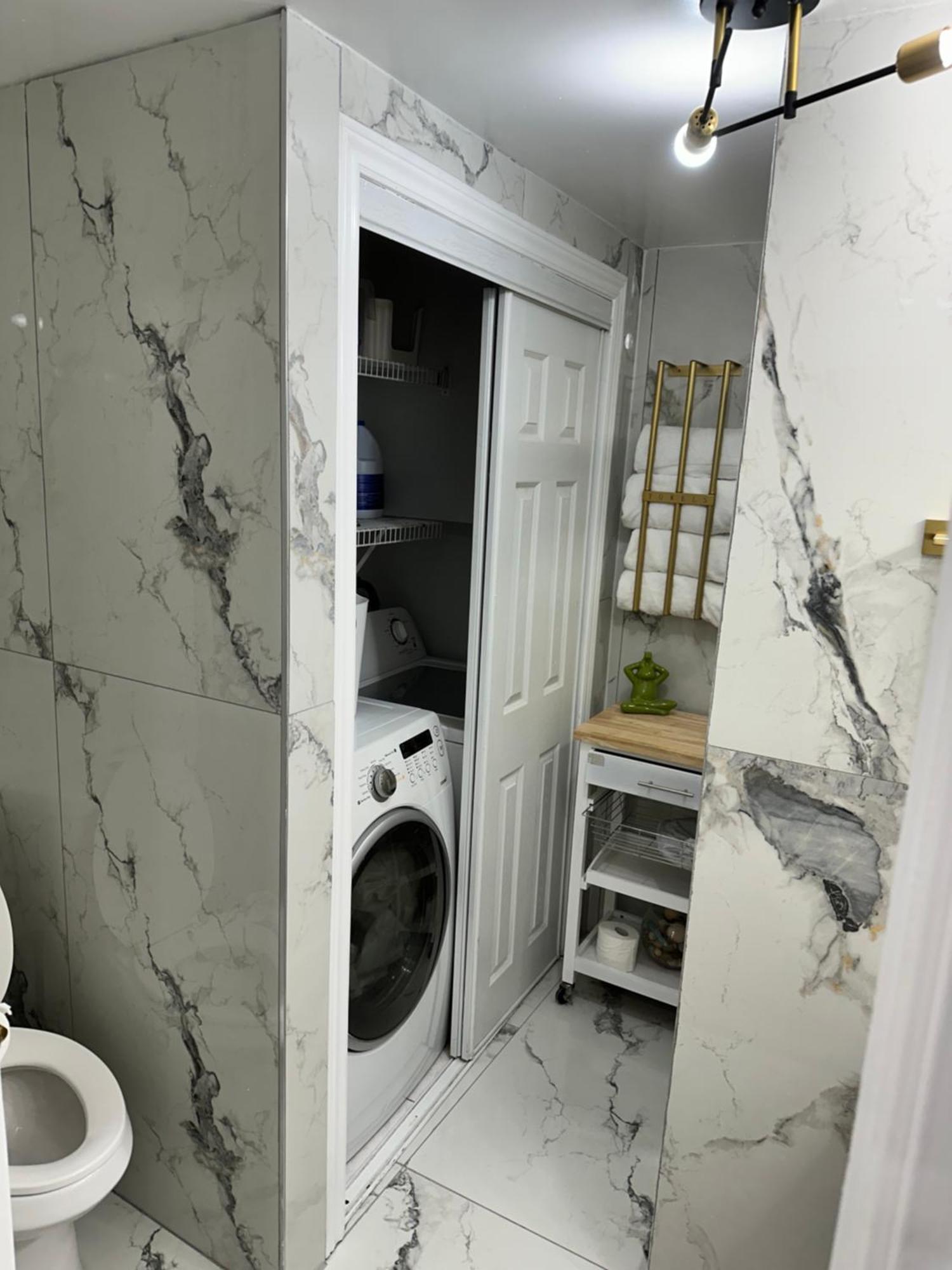 ブランプトンLuxurious 1000 Sq Ft Oasisアパートメント エクステリア 写真