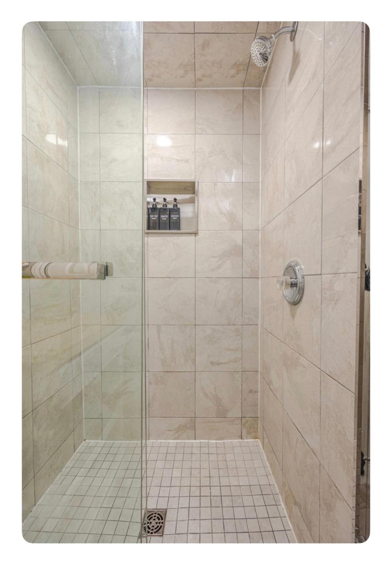 ブランプトンLuxurious 1000 Sq Ft Oasisアパートメント エクステリア 写真